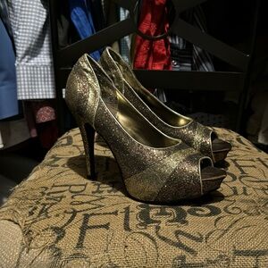 Worthington size 10 peep toe chocolate and gold glitter heels